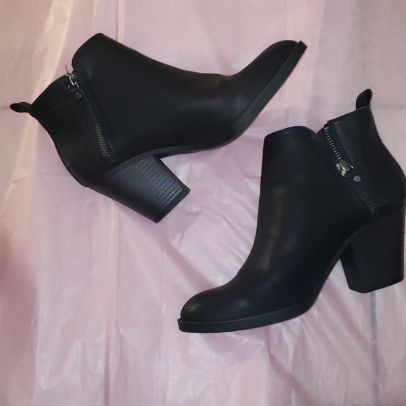 Universal Thread Shoes - Universal Thread black faux leather booties